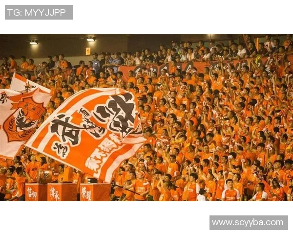 京粤足球对抗赛热血沸腾球迷激情四溢见证经典对决 京粤足球对抗赛热血沸腾球迷激情四溢见证经典对决