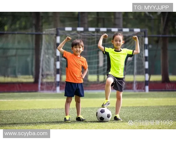 仿照踢足球的技巧与乐趣探索让我们一起感受足球的魅力与激情